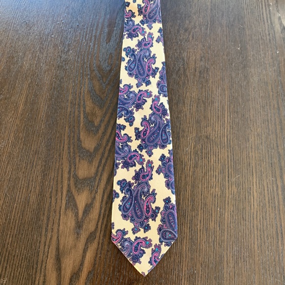 Robert Talbott Paisley Best of Class 100% Silk Tie - Picture 3 of 5